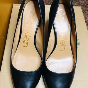 Black Calvin Klein heels 👠